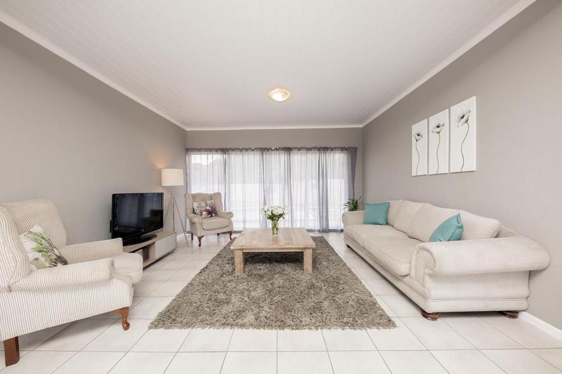 8 Bedroom Property for Sale in Grabouw Western Cape